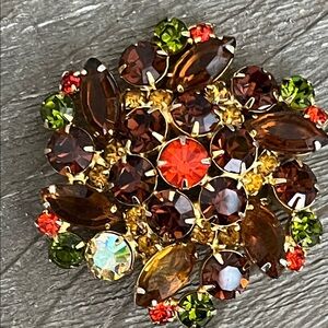 Juliana DeLizza & Elster Elegant Multicolor Crystal Floral Brooch 60’s